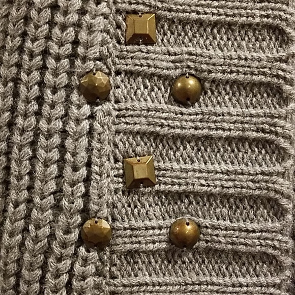 Grey sweater with gold detail size small - Picture 3 of 4